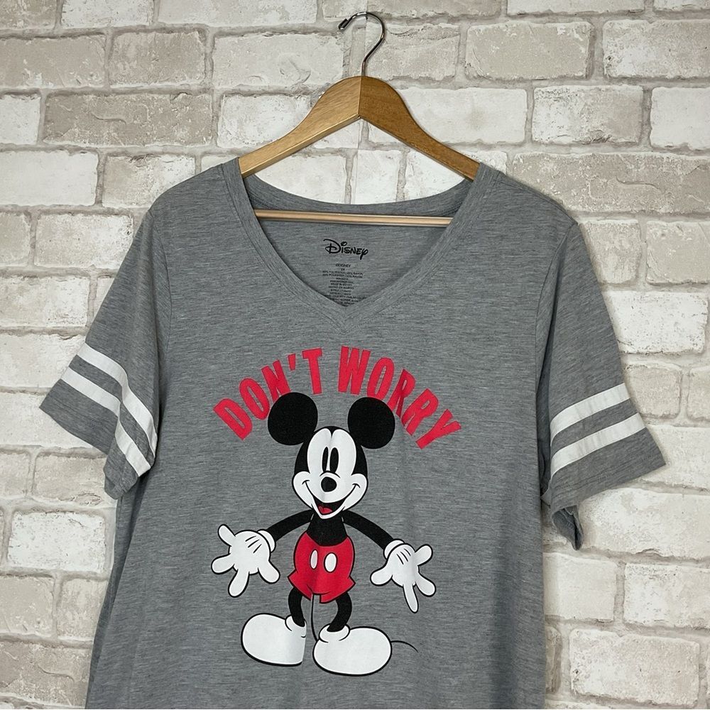 Disney Gray Mickey Mouse V-neck Short Sleeve Tee Size 2X - Picture 3 of 9